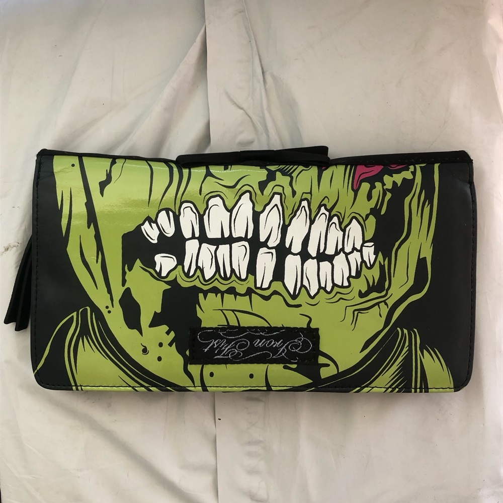 Iron Fist Green Zombie Stomper Wallet - Picture 2 of 12